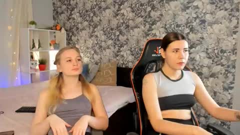 Snapshot of may_want chatting on December 4, 11:08 am Leila online show from December 4, 11:08 am