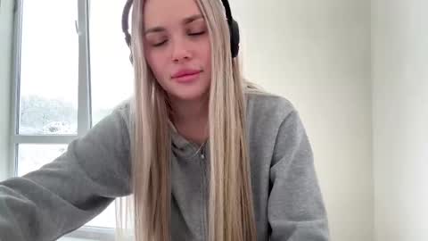 Maya online show from January 16, 9:57 am