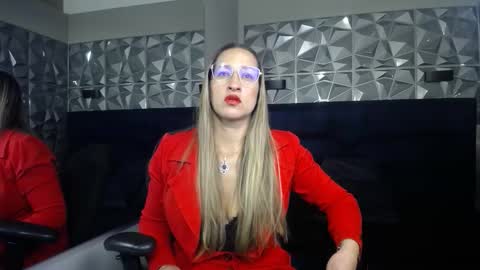 Snapshot of maya25_ chatting on October 5, 4:05 pm Maya online show from October 5, 4:05 pm
