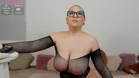 Maya online show from February 19, 8:16 pm