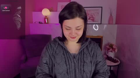 Woman online show from December 11, 6:14 am