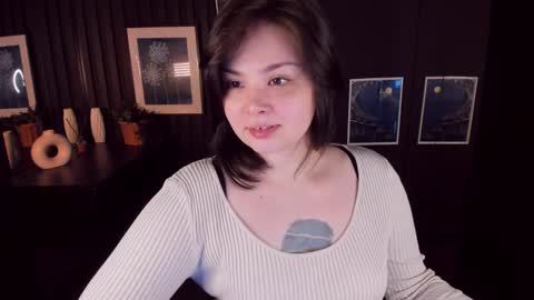 Woman online show from December 19, 2:24 pm