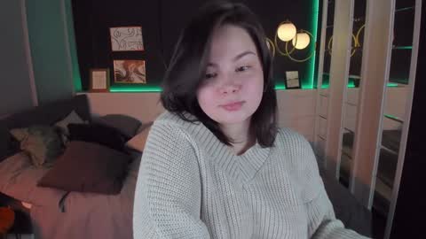 Woman online show from February 3, 2:02 pm