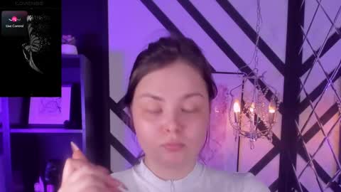 Woman online show from February 28, 2:09 pm