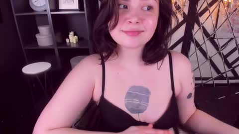 Woman online show from March 2, 7:56 pm