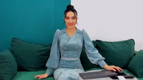 Snapshot of maya_rogerss chatting on February 8, 2:27 pm Maya online show from February 8, 2:27 pm