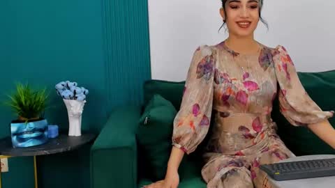 Snapshot of maya_rogerss chatting on February 23, 2:25 pm Maya online show from February 23, 2:25 pm