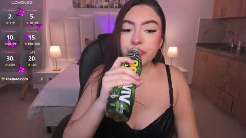 Maya vexx online show from January 10, 9:05 pm