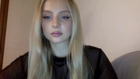 mayaflirt online show from March 25, 8:59 pm