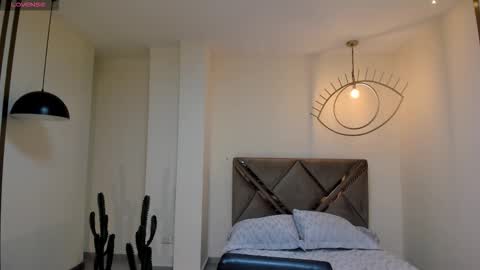 M A Y A    H O F F M A N online show from February 20, 11:22 am