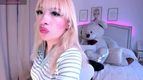 Mayajhons online show from November 20, 12:05 pm