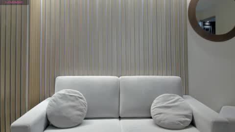 Maya online show from December 15, 5:01 am