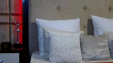 Maya online show from March 21, 9:07 pm