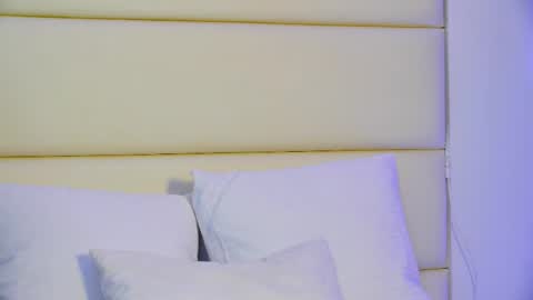 Maya online show from April 18, 9:15 pm