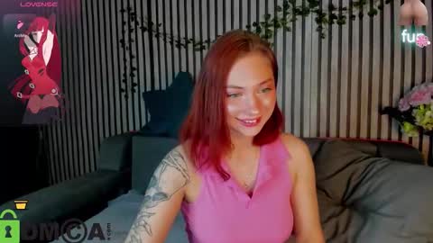 Snapshot of maybe_mia chatting on December 19, 1:56 am Mia GMT2 Mon 3-9 AM Tue 3-9 AM Wed 3-9 AMThur 10 AM - 4 PM Fri 3-9 AM Sat 3-9 AM Sun 3-9 AM. online show from December 19, 1:56 am