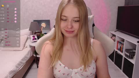 maybebabyx online show from December 4, 7:50 am