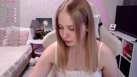 maybebabyx online show from January 30, 6:35 am