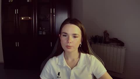 Snapshot of maybloom_ chatting on November 14, 12:26 pm maybloom_ online show from November 14, 12:26 pm