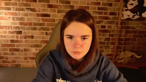 Snapshot of maybloom_ chatting on November 21, 5:39 am maybloom_ online show from November 21, 5:39 am