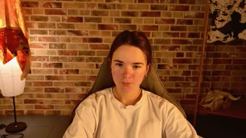 Snapshot of maybloom_ chatting on November 24, 5:07 am maybloom_ online show from November 24, 5:07 am