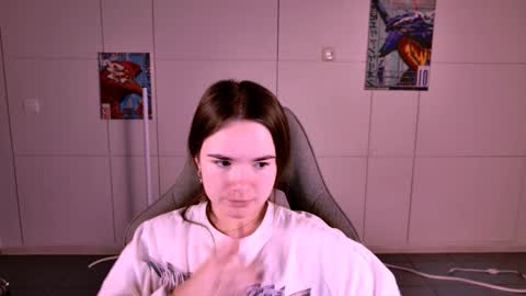 Snapshot of maybloom_ chatting on November 27, 5:20 am maybloom_ online show from November 27, 5:20 am