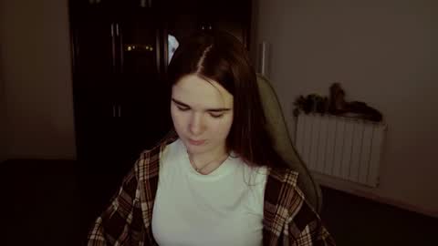 Snapshot of maybloom_ chatting on December 4, 9:18 am maybloom_ online show from December 4, 9:18 am