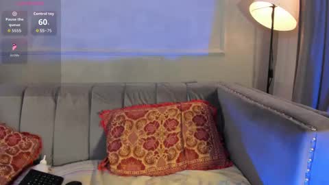 Snapshot of mayevanss chatting on October 30, 3:52 am mayevanss online show from October 30, 3:52 am