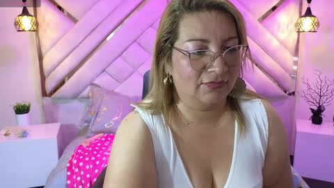 Mailyn online show from January 28, 10:45 pm