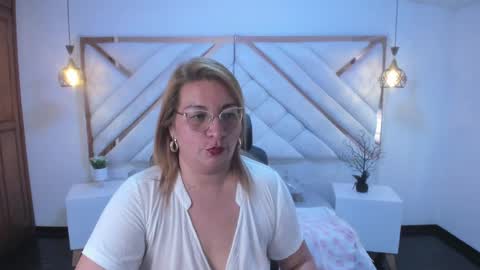 Mailyn online show from March 11, 6:08 pm