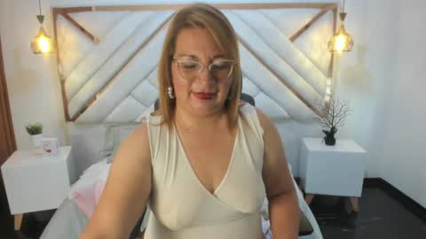 Mailyn online show from March 12, 9:03 pm