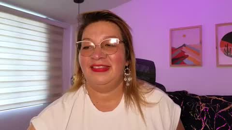 Mailyn online show from September 15, 7:36 pm