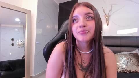 Snapshot of maylinsanchez chatting on December 17, 6:56 am Maylin online show from December 17, 6:56 am