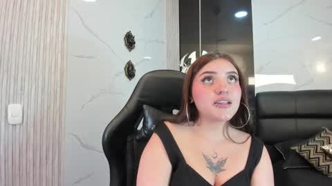 Snapshot of maylinsanchez chatting on February 12, 5:05 am Maylin online show from February 12, 5:05 am