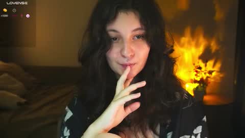 Snapshot of maymary_ chatting on October 27, 6:06 am Mary . online show from October 27, 6:06 am