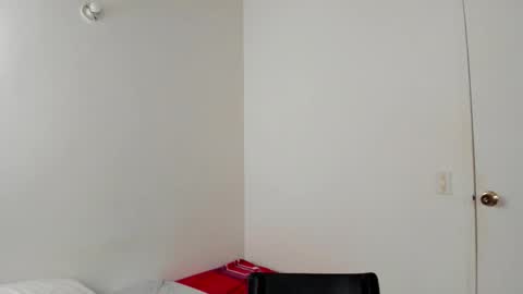 Snapshot of mazikeen_18 chatting on February 9, 1:26 pm mazikeen_18 online show from February 9, 1:26 pm