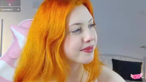 Snapshot of mazymayes chatting on December 2, 9:10 pm Mazy online show from December 2, 9:10 pm