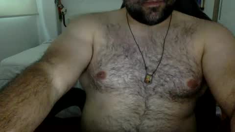 Snapshot of mbotve chatting on October 1, 9:32 pm VzlaMan online show from October 1, 9:32 pm