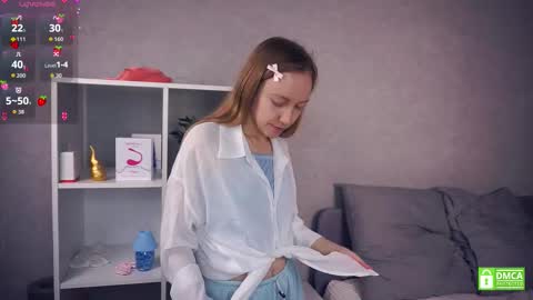 Snapshot of mckenziedyen chatting on November 28, 6:27 am Mary online show from November 28, 6:27 am