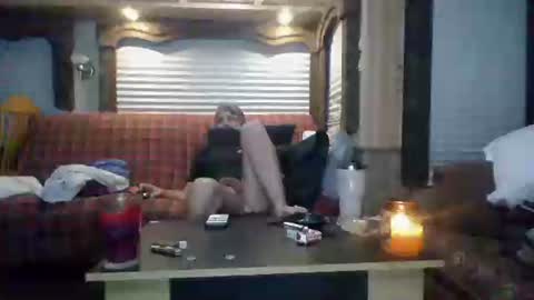 Snapshot of me_him_us_them chatting on November 8, 7:41 am me_him_us_them online show from November 8, 7:41 am