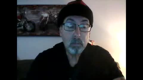 Snapshot of meathome3 chatting on December 20, 1:11 pm me at home online show from December 20, 1:11 pm