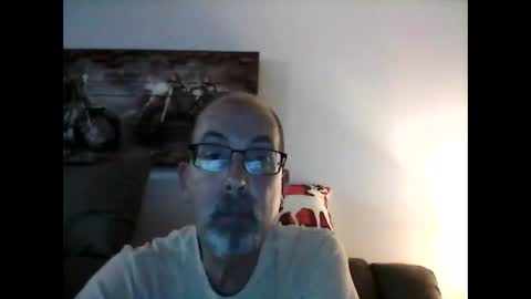 Snapshot of meathome3 chatting on January 2, 3:37 am me at home online show from January 2, 3:37 am