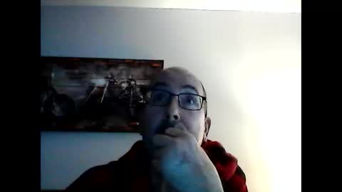 Snapshot of meathome3 chatting on February 6, 2:58 pm me at home online show from February 6, 2:58 pm