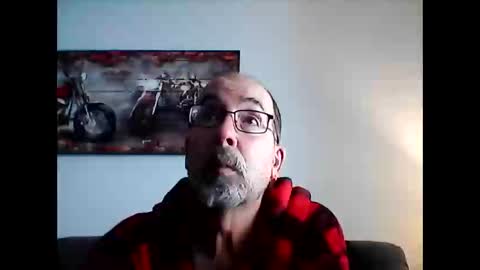 Snapshot of meathome3 chatting on February 17, 3:31 pm me at home online show from February 17, 3:31 pm
