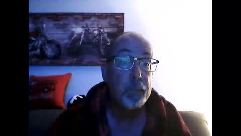 Snapshot of meathome3 chatting on October 22, 9:53 am me at home online show from October 22, 9:53 am