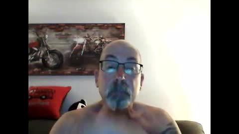 me at home online show from April 25, 3:20 am