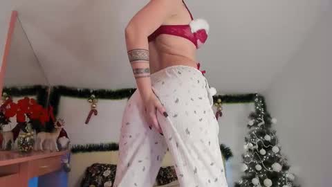 MEDEA  online show from December 17, 2:23 pm