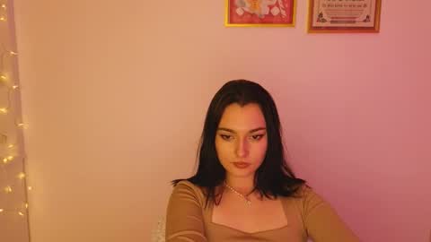 Snapshot of medina_andress chatting on February 26, 7:16 pm Dina online show from February 26, 7:16 pm