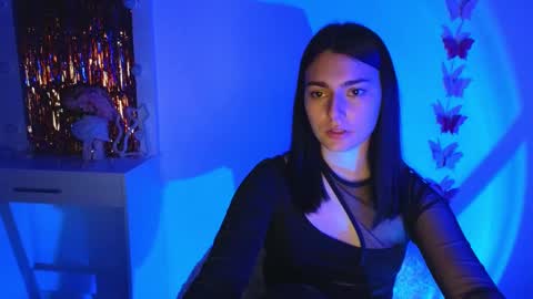 Snapshot of medina_andress chatting on March 12, 4:24 pm Dina online show from March 12, 4:24 pm