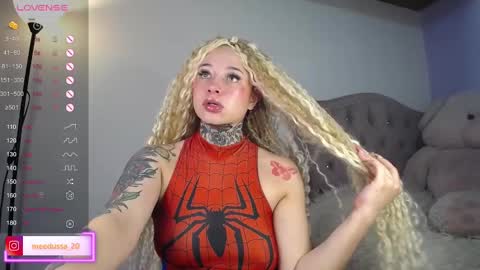 Snapshot of medusa_20 chatting on December 17, 8:56 am Johana online show from December 17, 8:56 am