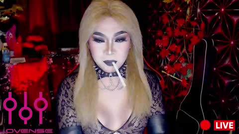 THE QUEEN ALPHA   Queen Medusa Prey online show from November 27, 9:28 pm